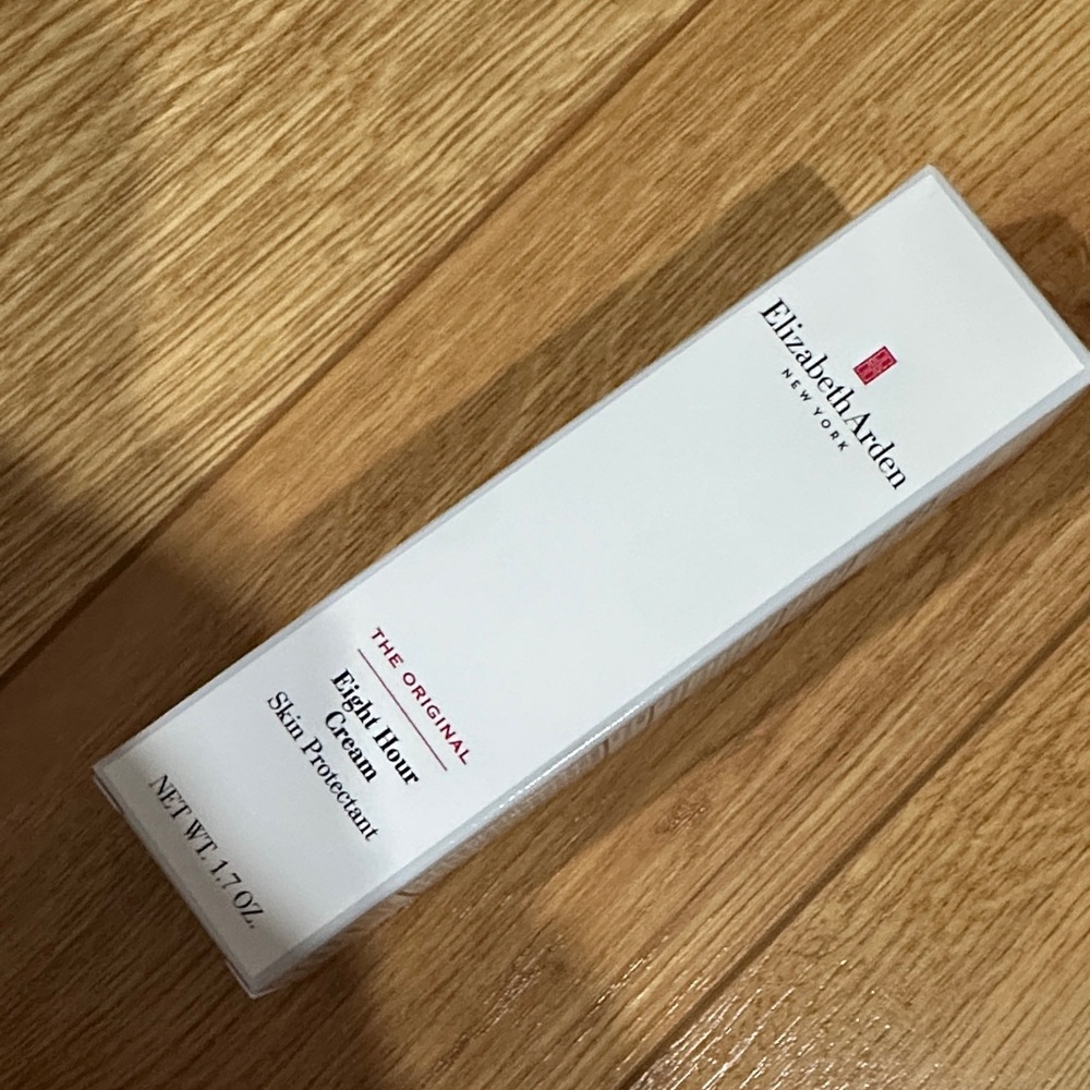 Elizabeth Arden Eight Hour Skin Protectant in White Box